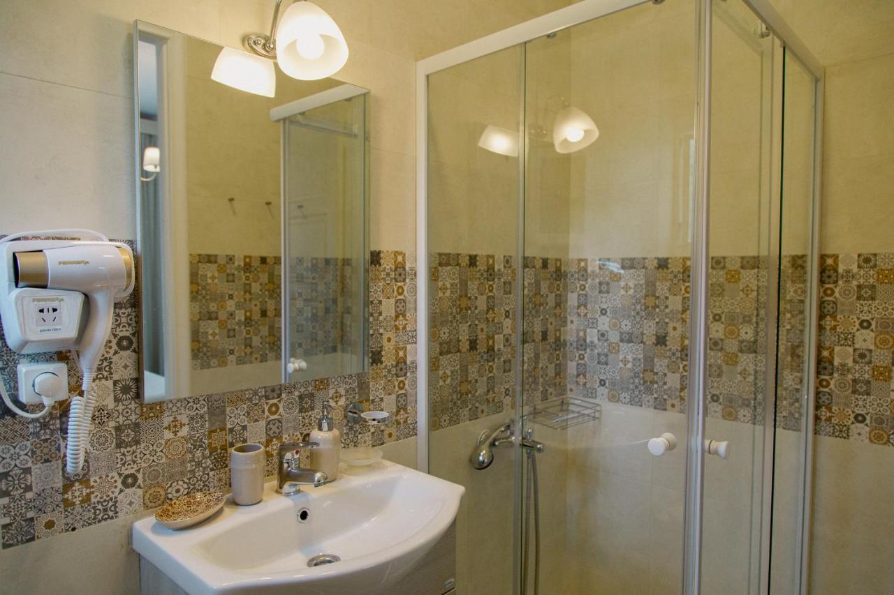 Rooms In Yard Corinth Ngoại thất bức ảnh