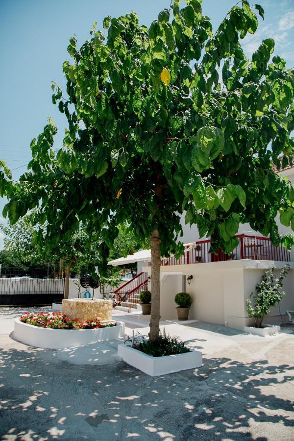 Rooms In Yard Corinth Ngoại thất bức ảnh