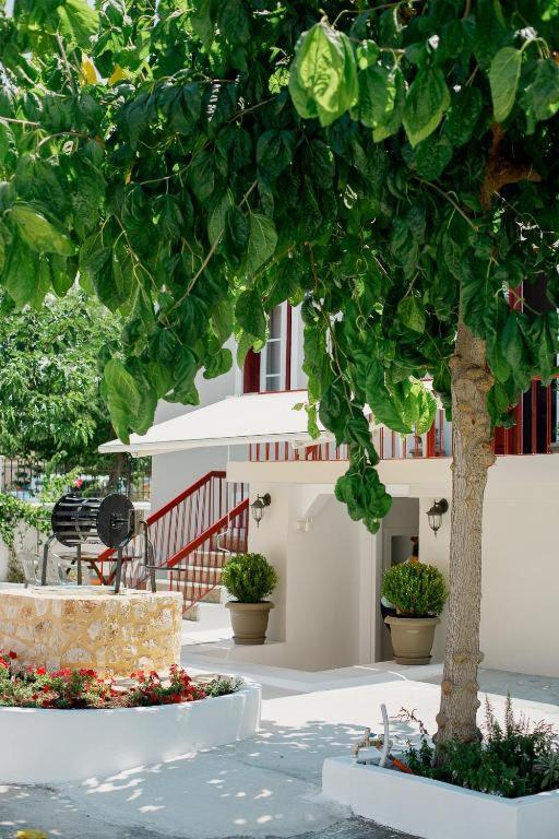 Rooms In Yard Corinth Ngoại thất bức ảnh